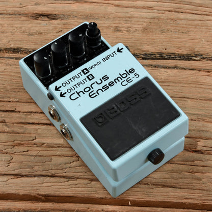 Boss CE-5 Chorus Ensemble Effects and Pedals / Chorus and Vibrato