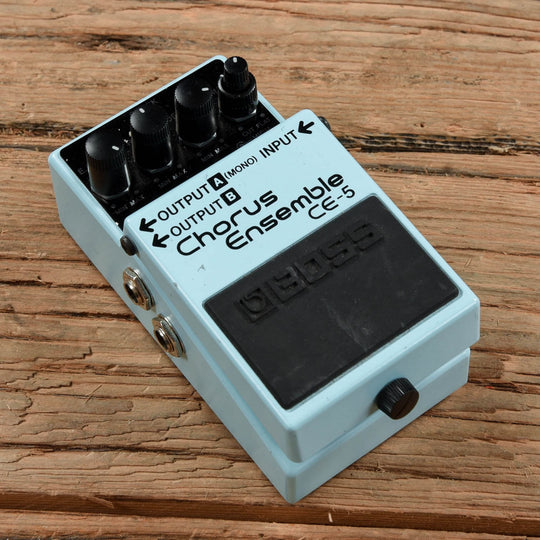 Boss CE-5 Chorus Ensemble Effects and Pedals / Chorus and Vibrato