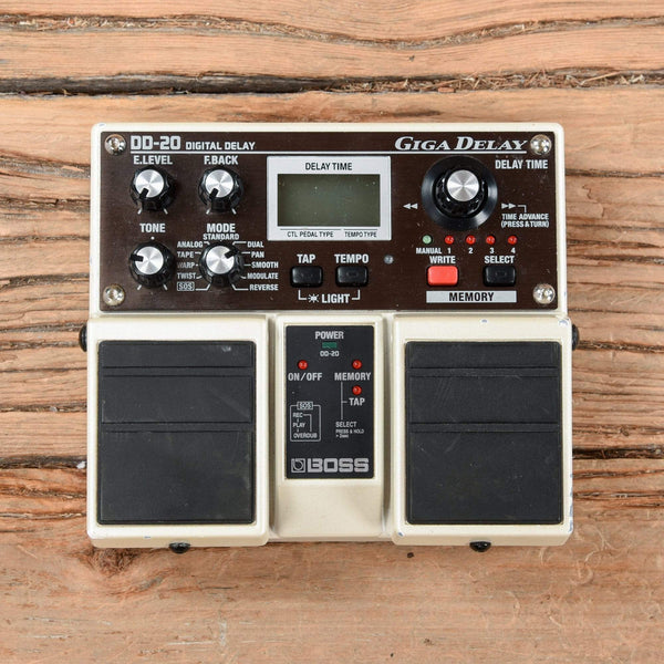 boss-effects-and-pedals-delay-