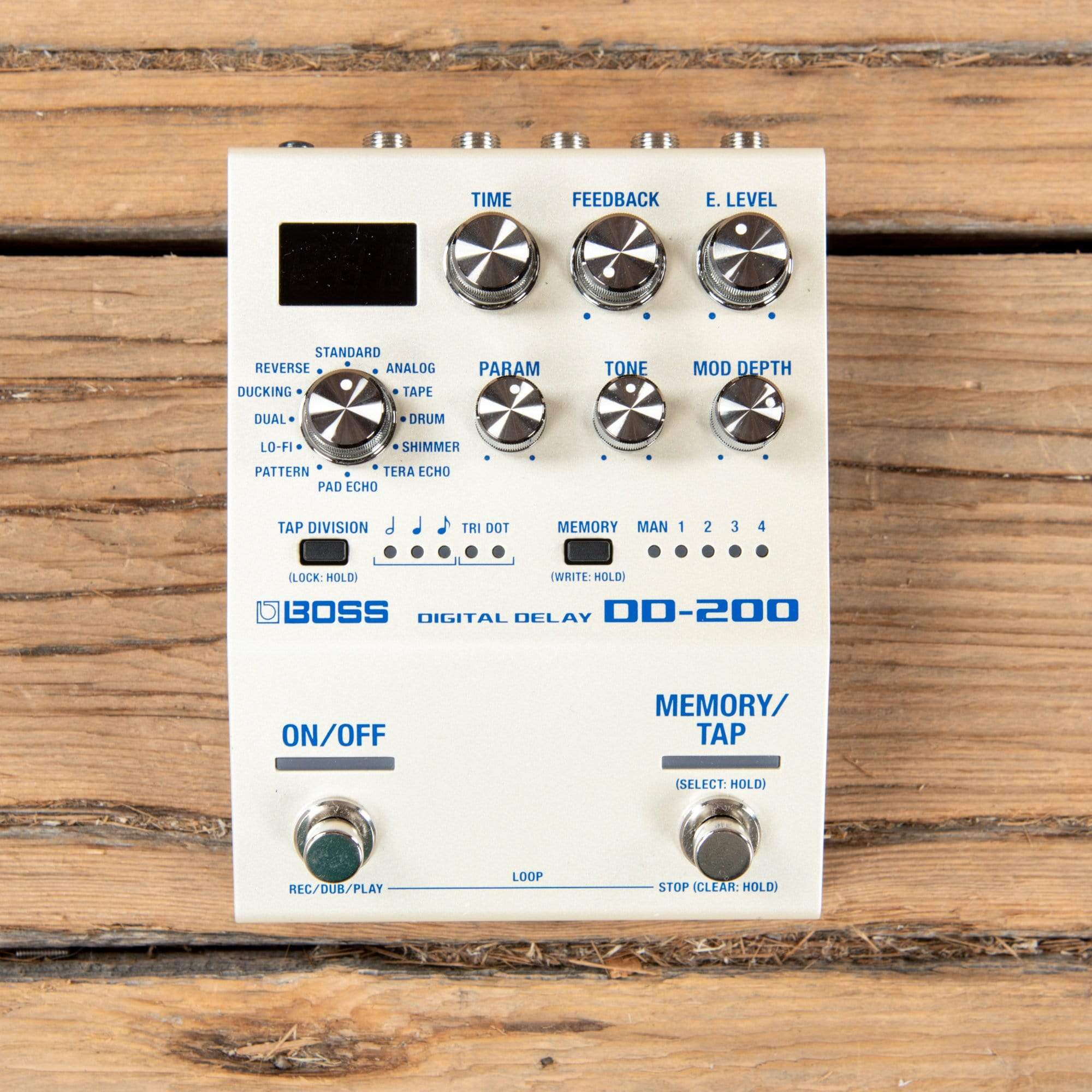 Boss DD-200 Digital Delay Effects and Pedals / Delay