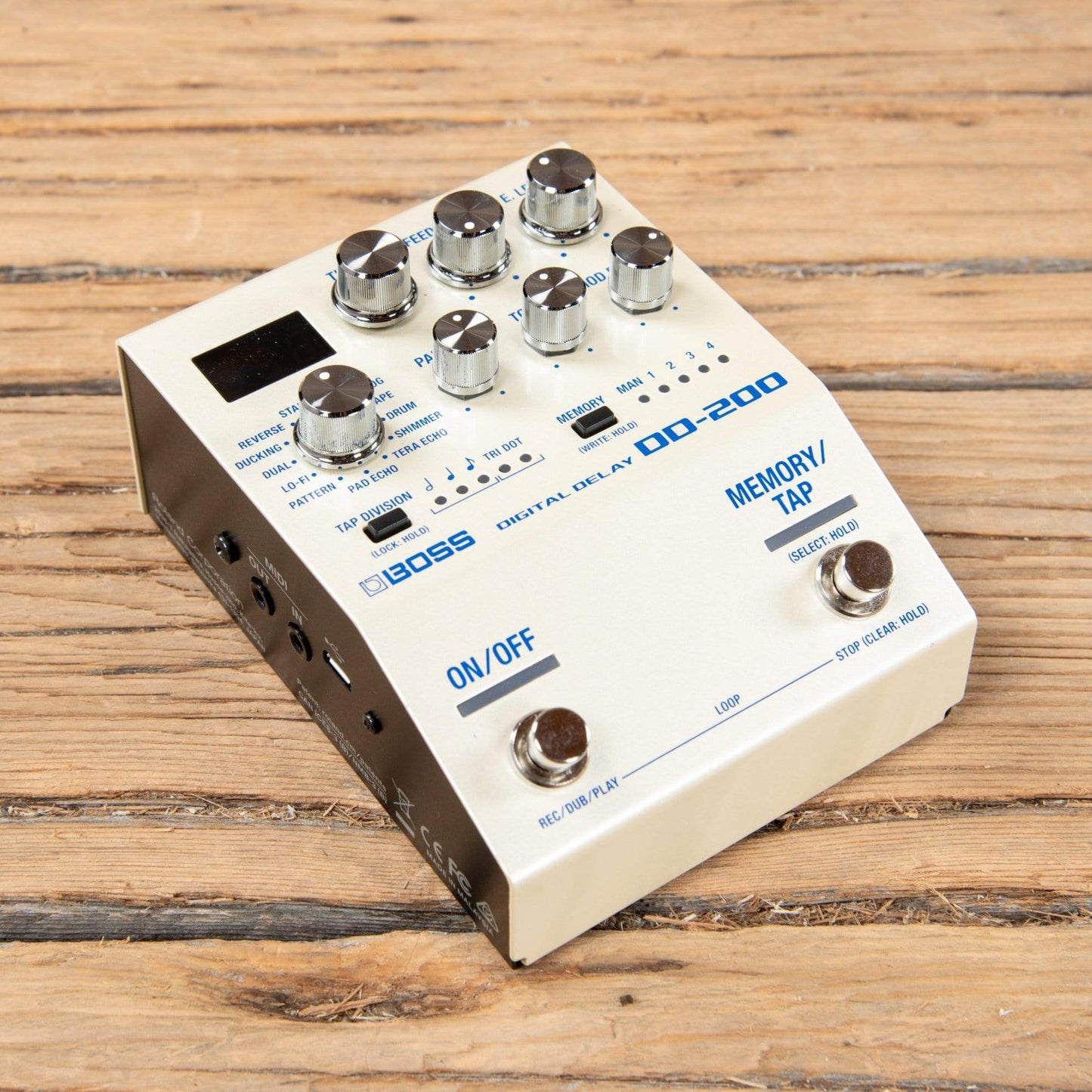 Boss DD-200 Digital Delay Effects and Pedals / Delay