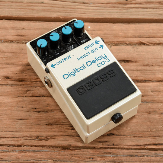 Boss DD-3 Effects and Pedals / Delay