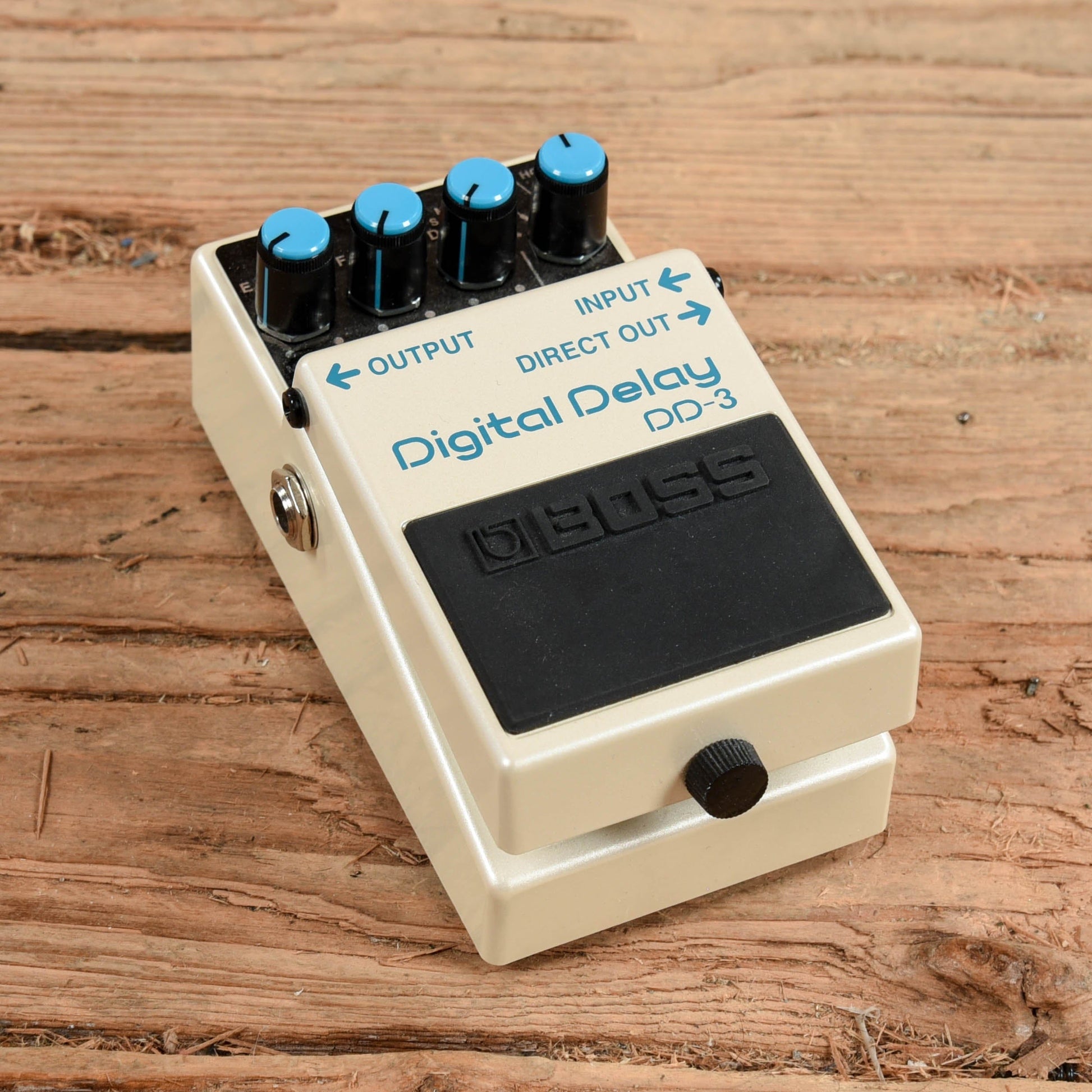 Boss Digital Delay DD-3 Effects and Pedals / Delay