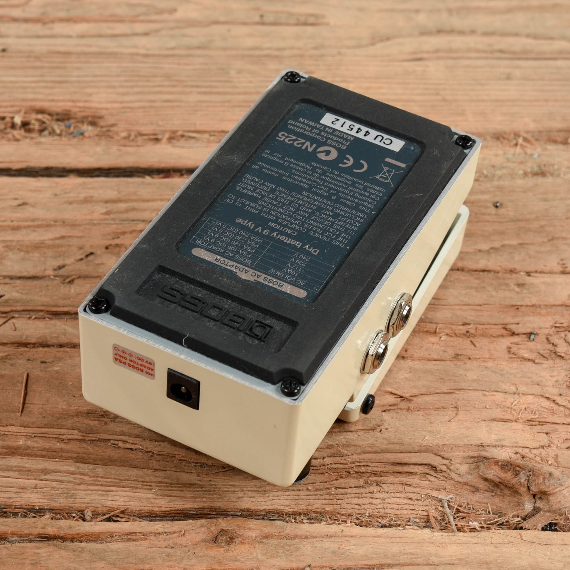 Boss Digital Delay DD-3 Effects and Pedals / Delay