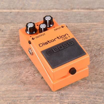 Boss DS-1 Distortion Effects and Pedals / Distortion