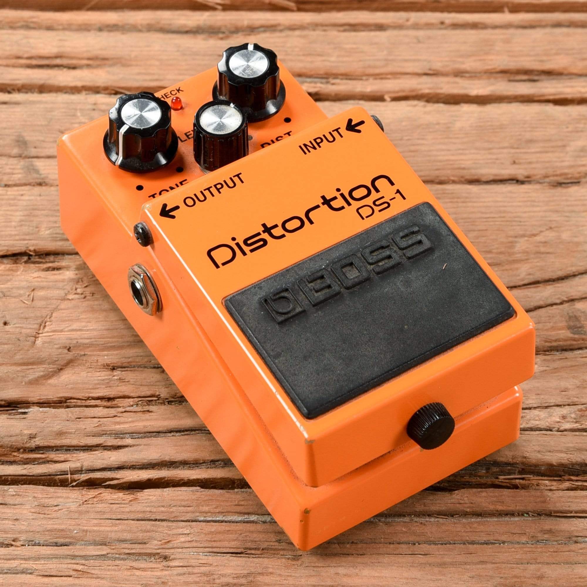 Boss DS-1 Distortion Effects and Pedals / Distortion