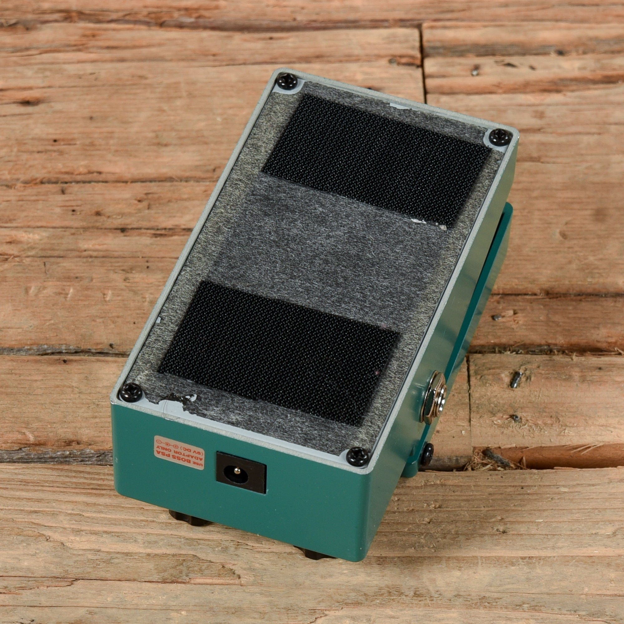 Boss TR-2 Effects and Pedals / Tremolo