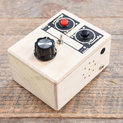 BrandNewNoise Loopy Lou Voice Recorder with Loop Switch Effects and Pedals / Loop Pedals and Samplers