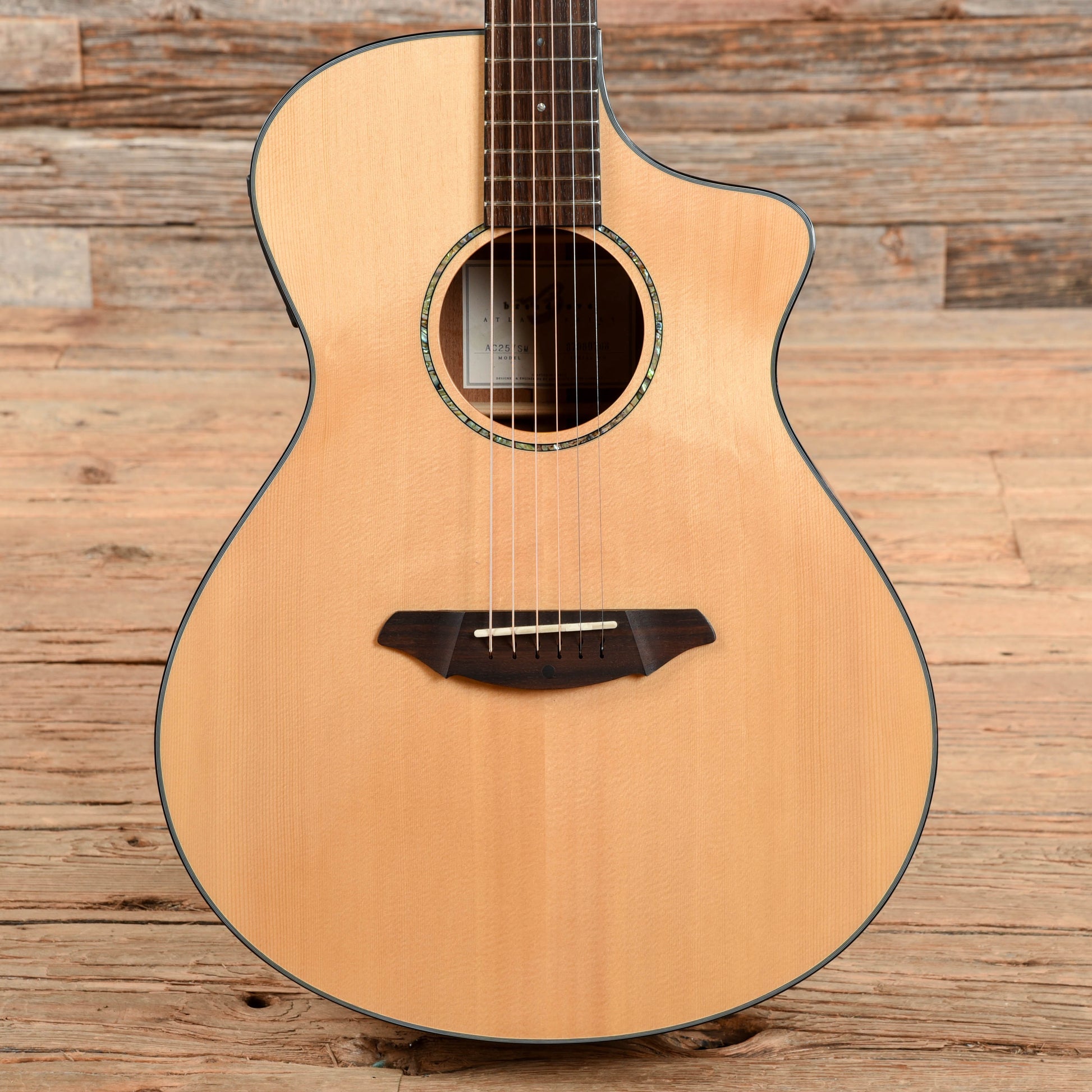 Breedlove Atlas Series Model AC25/SM Natural Acoustic Guitars / Concert