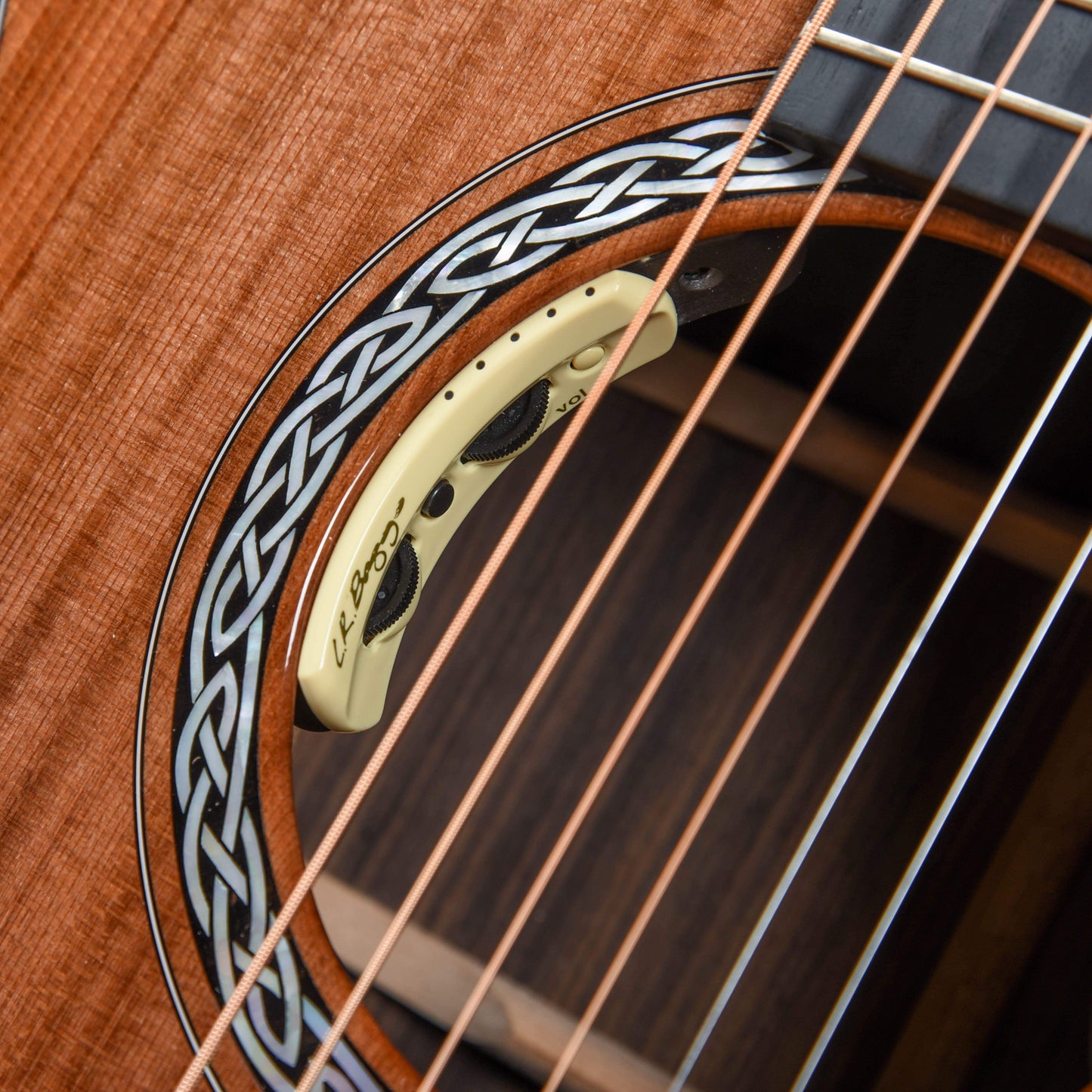 Breedlove Legacy Concert CE Redwood/East Indian Rosewood Natural 2019 Acoustic Guitars / Concert