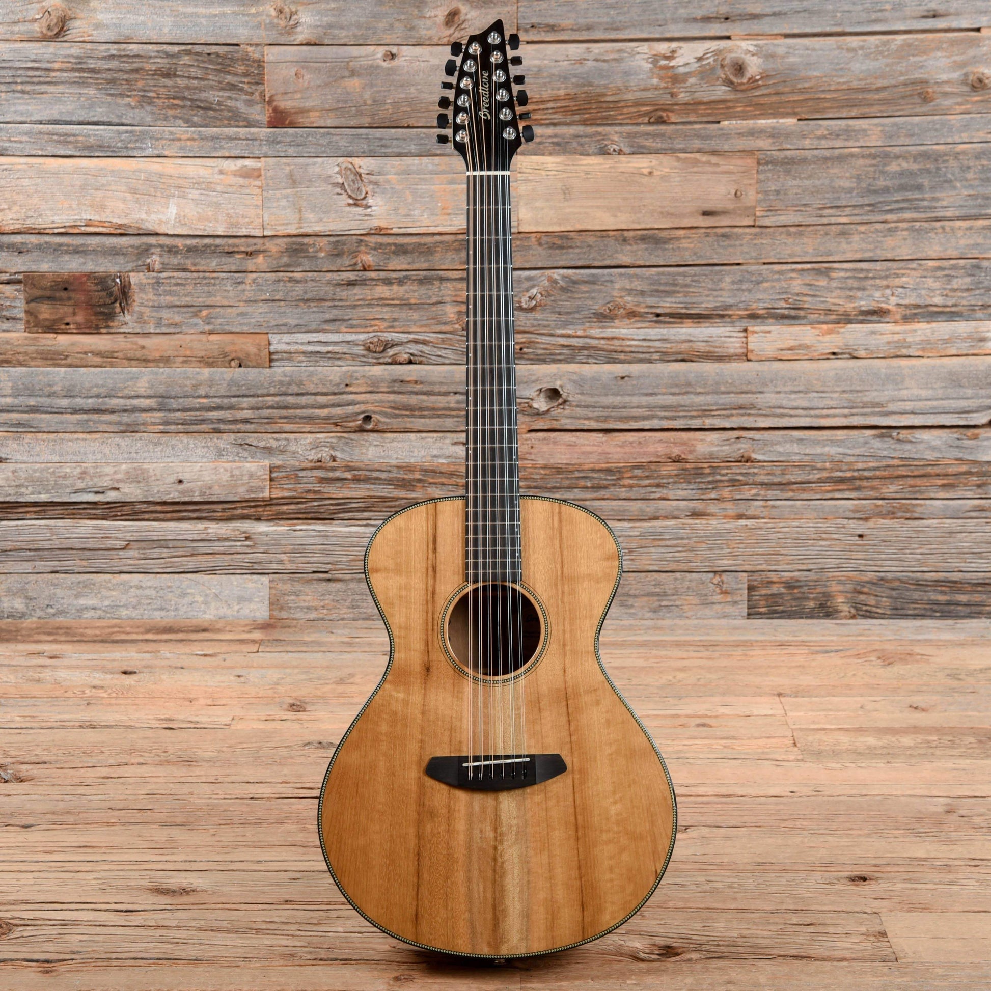 Breedlove Oregon Concert E Myrtlewood Natural Acoustic Guitars / Concert