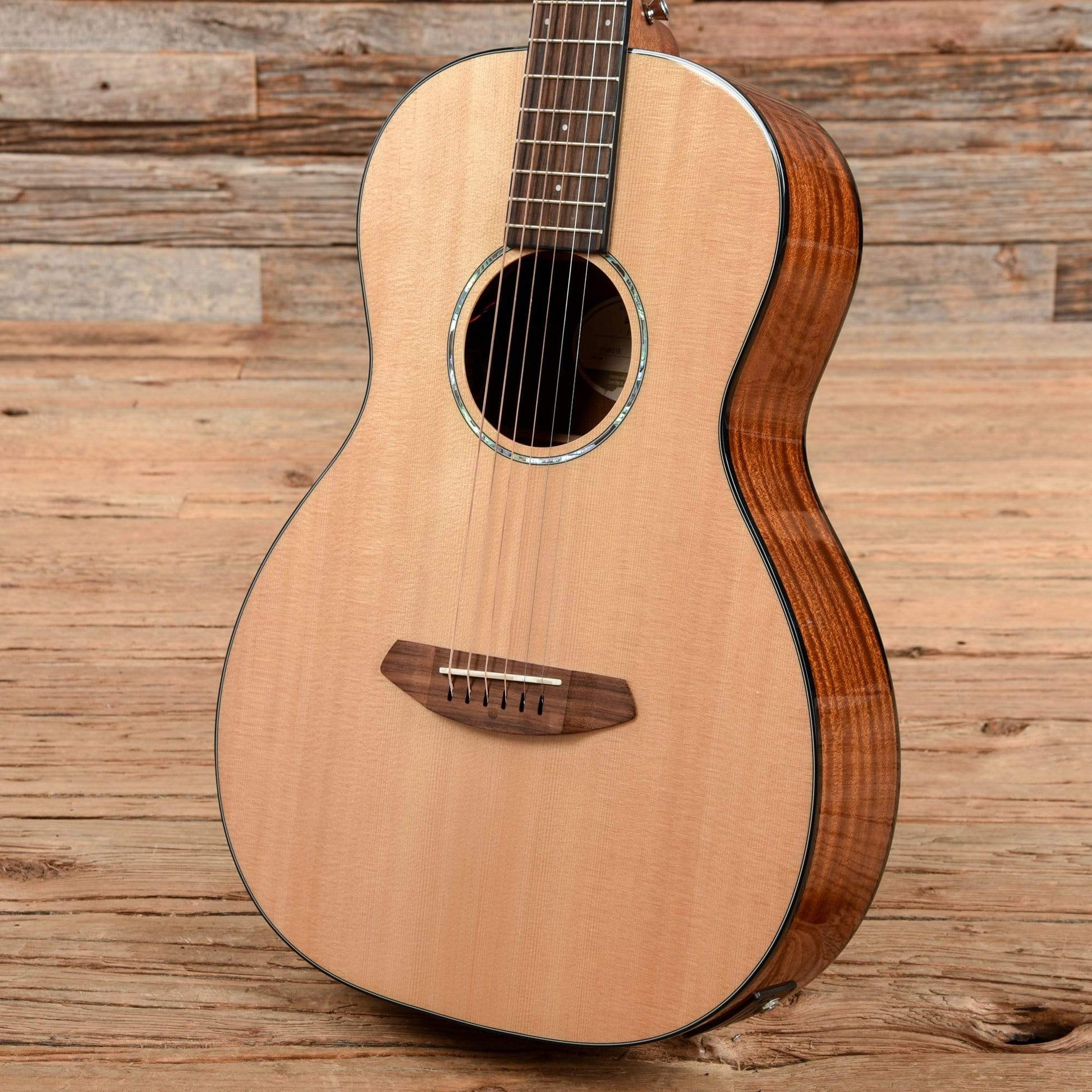 Breedlove Pursuit Parlor PSP21E Natural Acoustic Guitars / Parlor