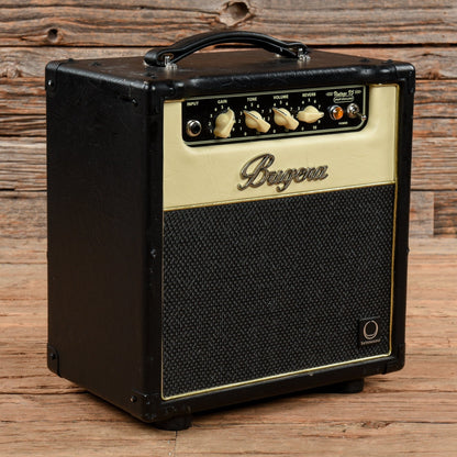 Bugera V5-INFINIUM 5W 1x8 Guitar 5W Combo Amps / Guitar Cabinets