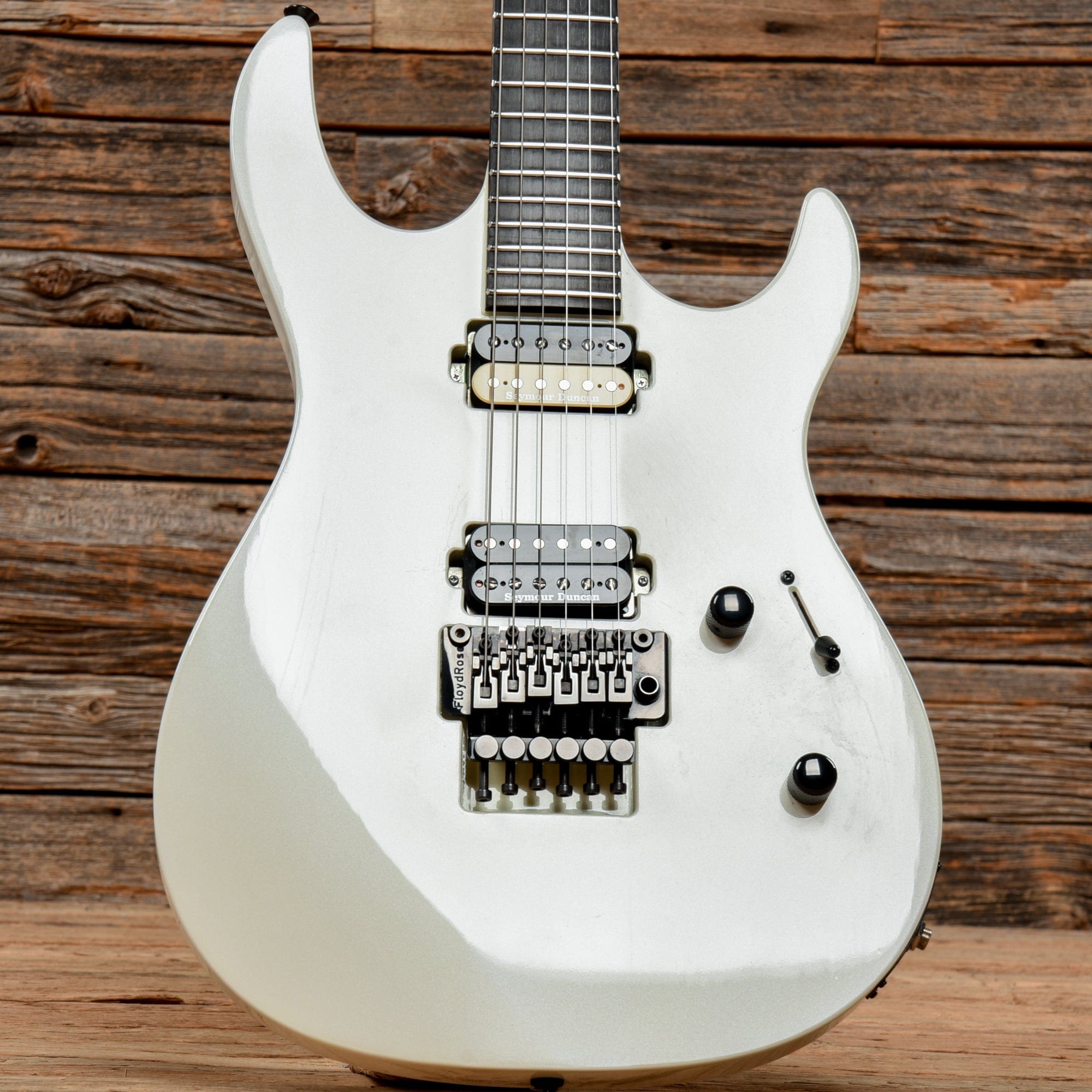 Carvin DC600 Snow White – Chicago Music Exchange