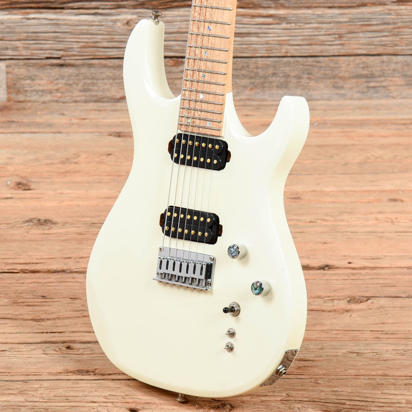 Carvin DC727 White Electric Guitars / Solid Body