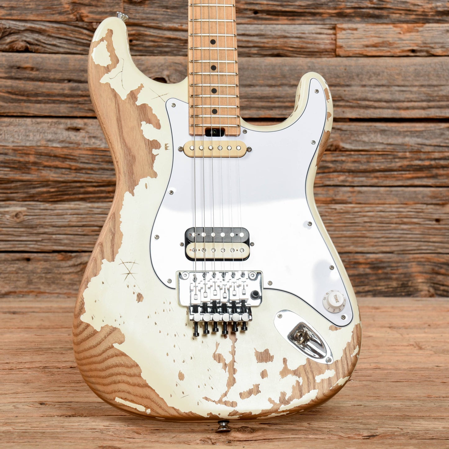 Charvel Henrik Danhage Limited Edition Signature Pro-Mod So-Cal Style 1 HS FR M White Relic 2022 Electric Guitars / Solid Body