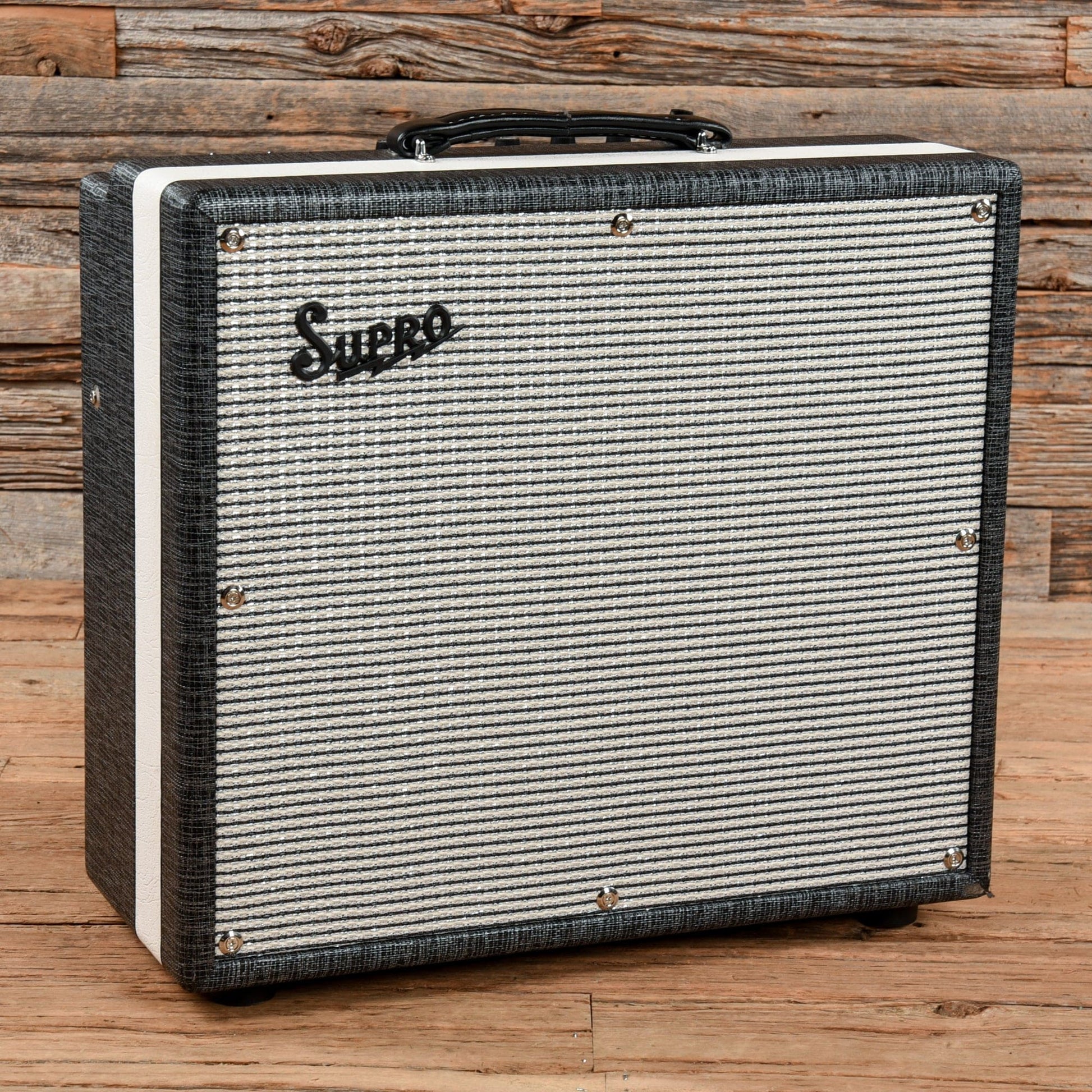 1695T Black Magick 25-Watt 1x12" Guitar Combo Amps / Guitar Cabinets