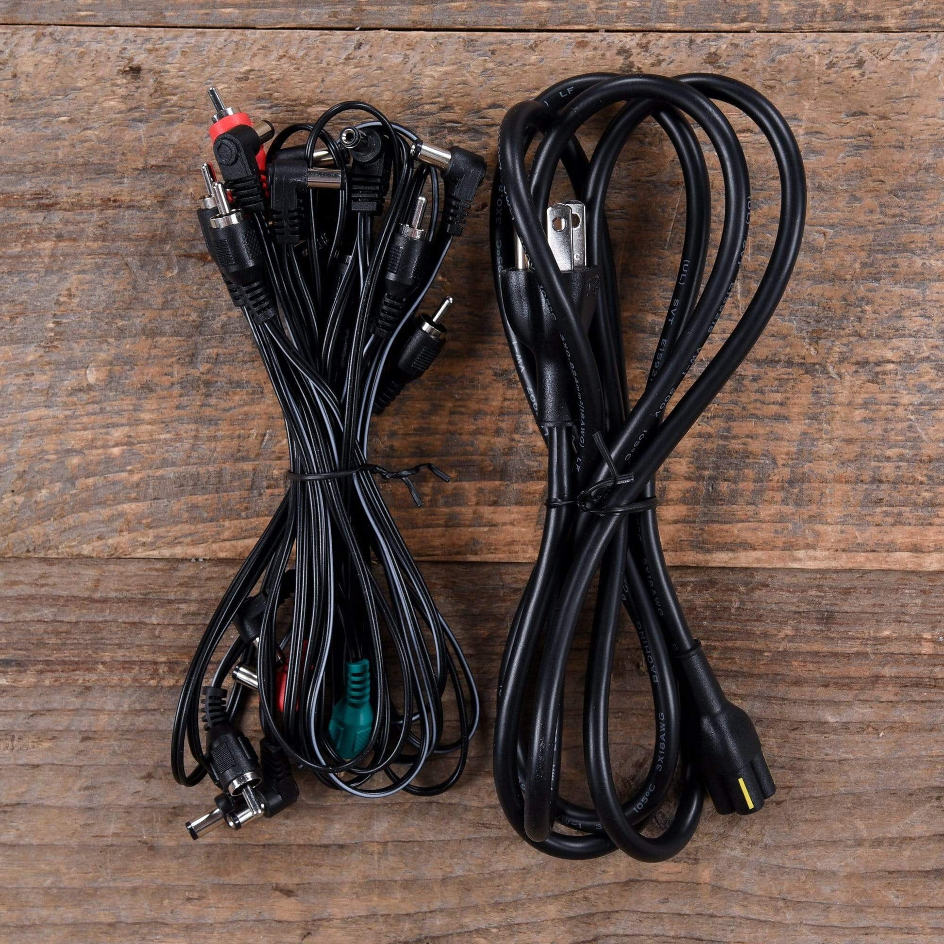 CIOKS DC5 Link 5 Isolated Outlets, 9, 12 and 18v DC Power Supply Effects and Pedals / Pedalboards and Power Supplies