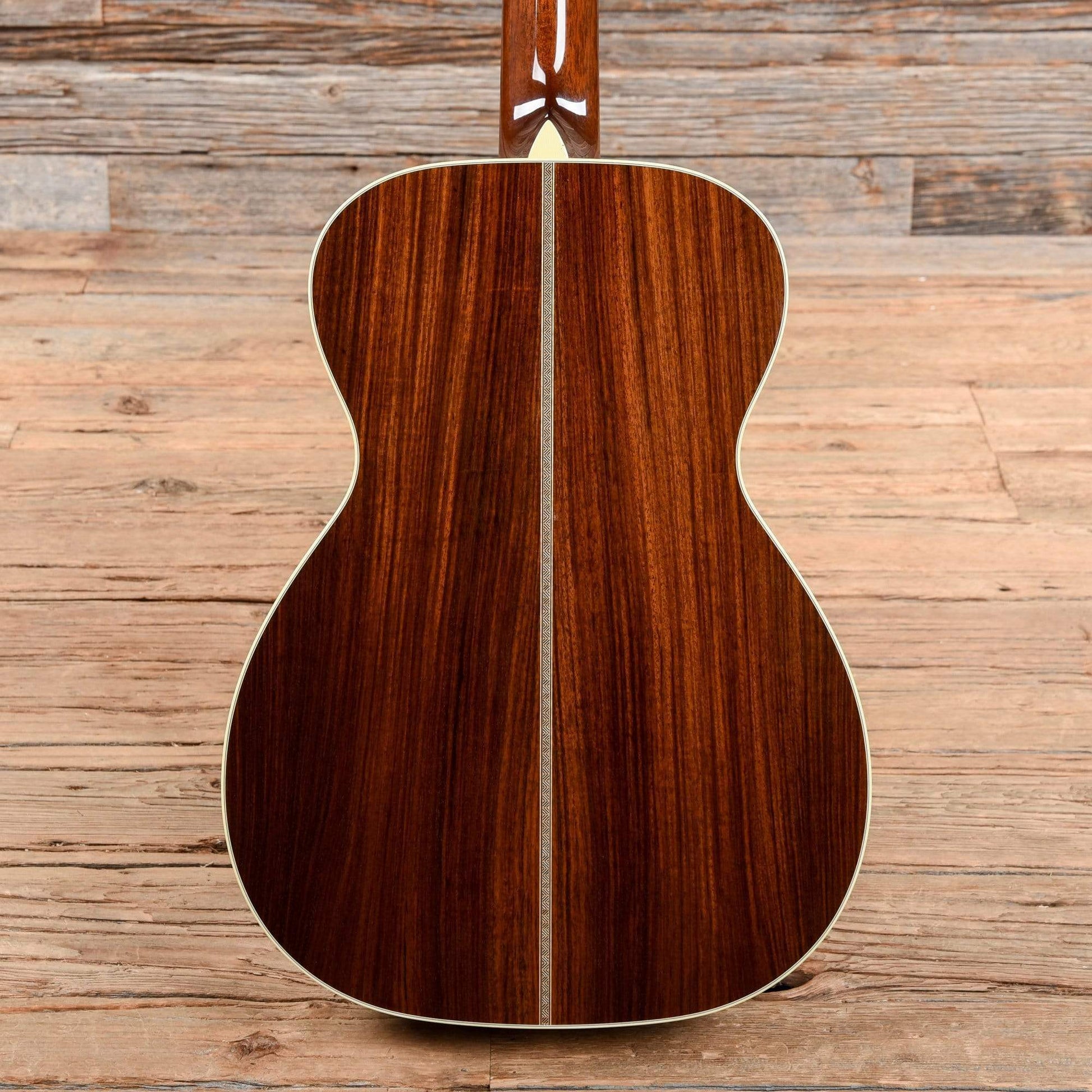 Collings 02H T Sitka/E. Indian Rosewood Natural Acoustic Guitars / OM and Auditorium
