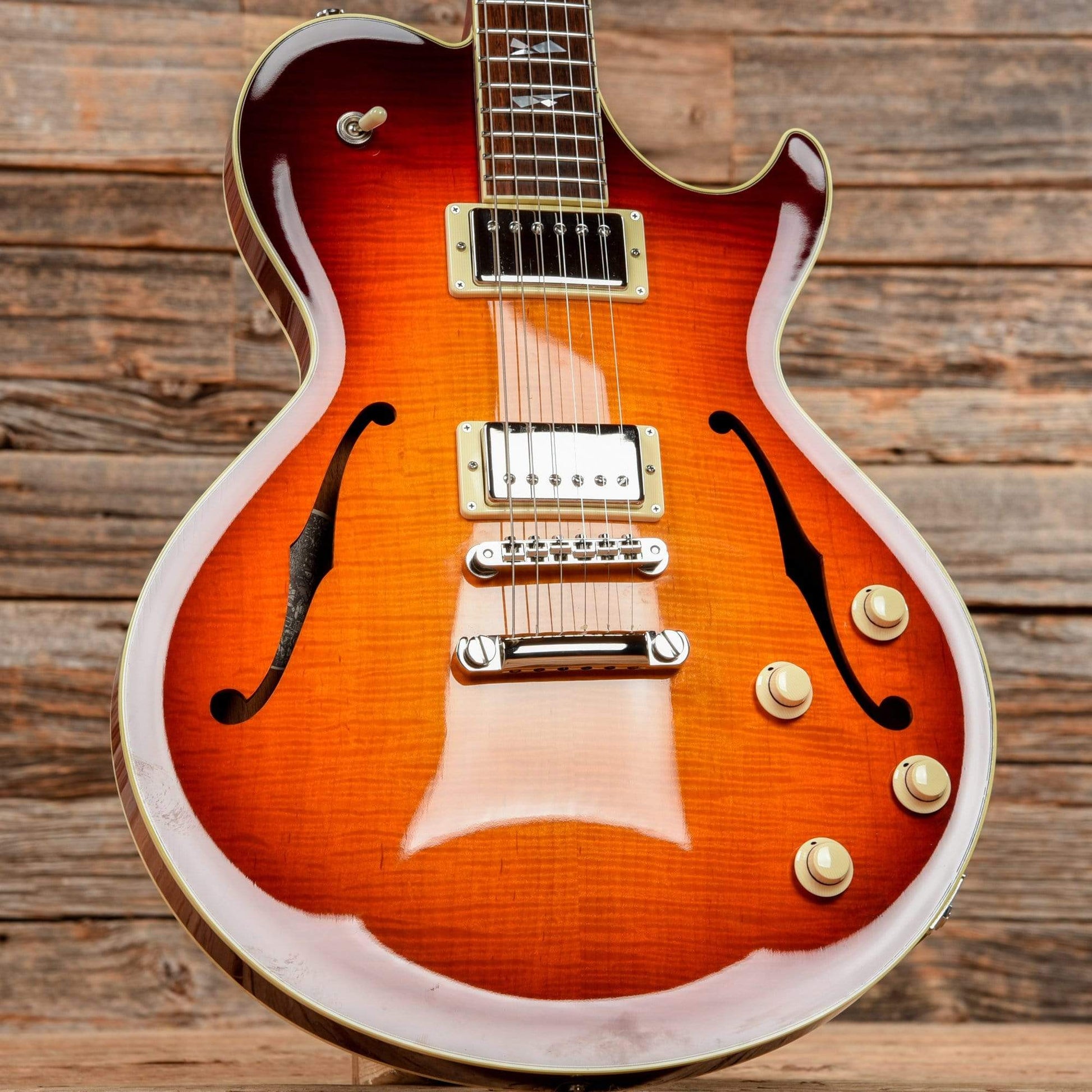 Collings SoCo Deluxe Sunburst 2015 Electric Guitars / Semi-Hollow