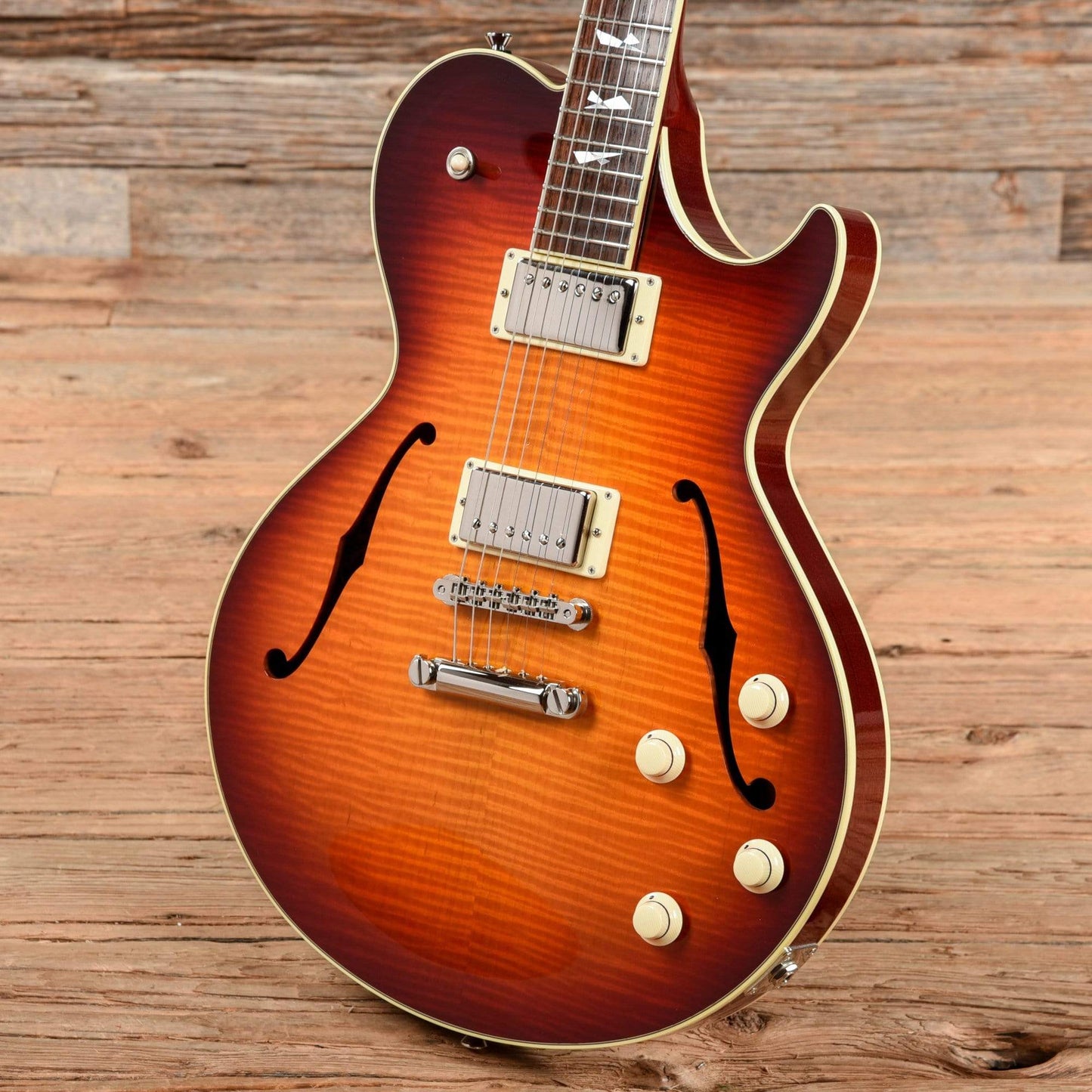 Collings SoCo Deluxe Sunburst 2015 Electric Guitars / Semi-Hollow