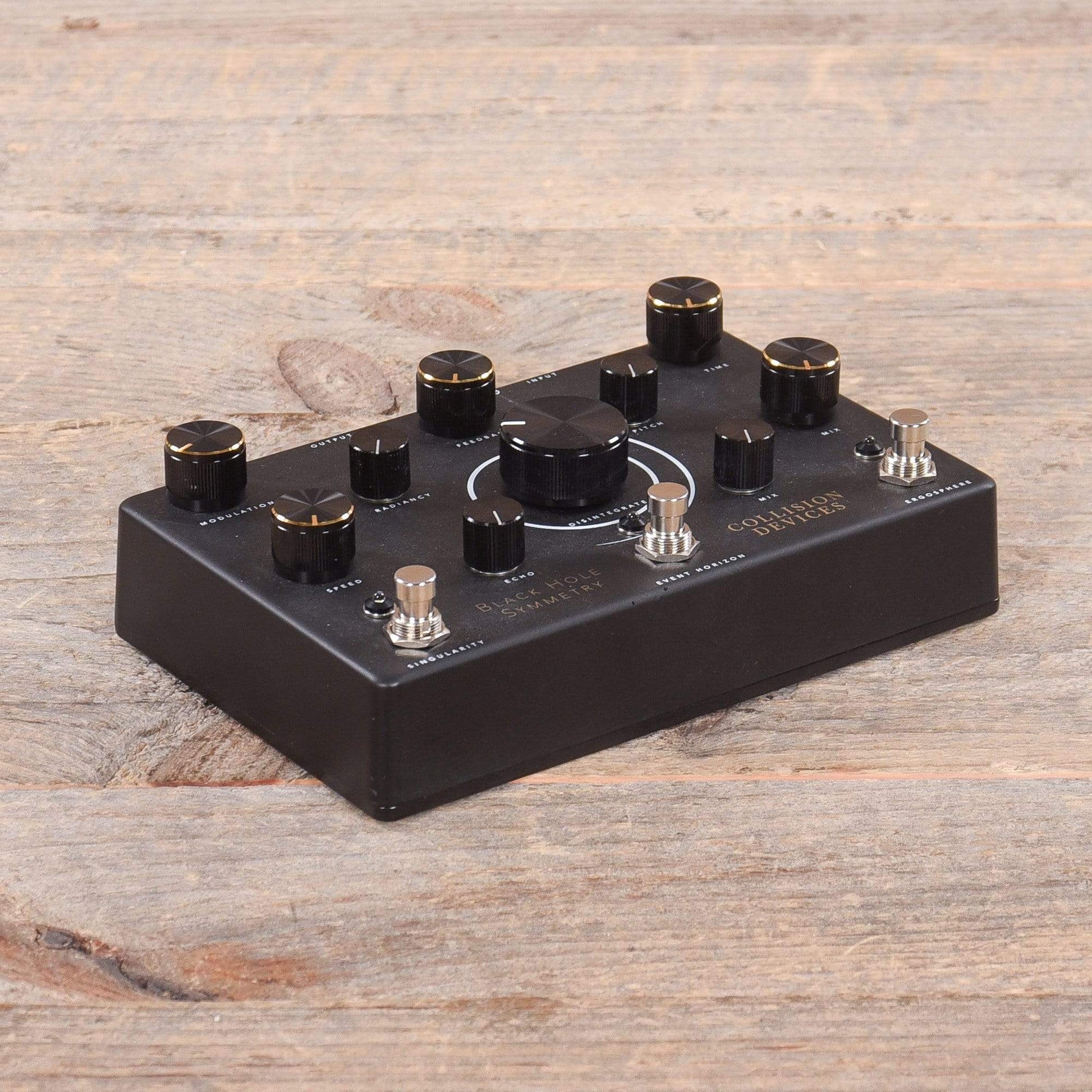 Collision Devices Black Hole Symmetry Delay Reverb Fuzz Effects and Pedals / Delay