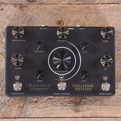Collision Devices Black Hole Symmetry Delay Reverb Fuzz Effects and Pedals / Delay