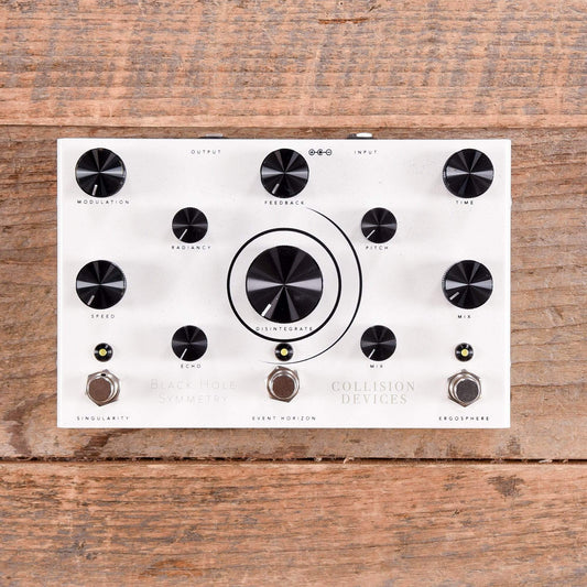 Collision Devices Black Hole Symmetry White Effects and Pedals / Delay