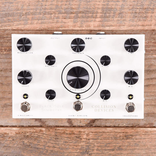Collision Devices Black Hole Symmetry White Effects and Pedals / Delay