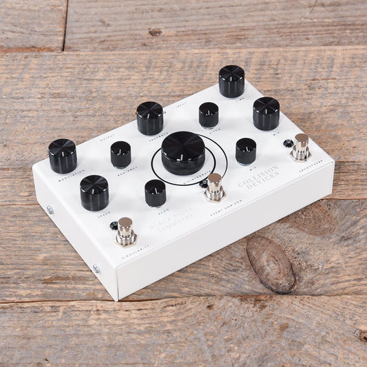 Collision Devices Black Hole Symmetry White Effects and Pedals / Delay