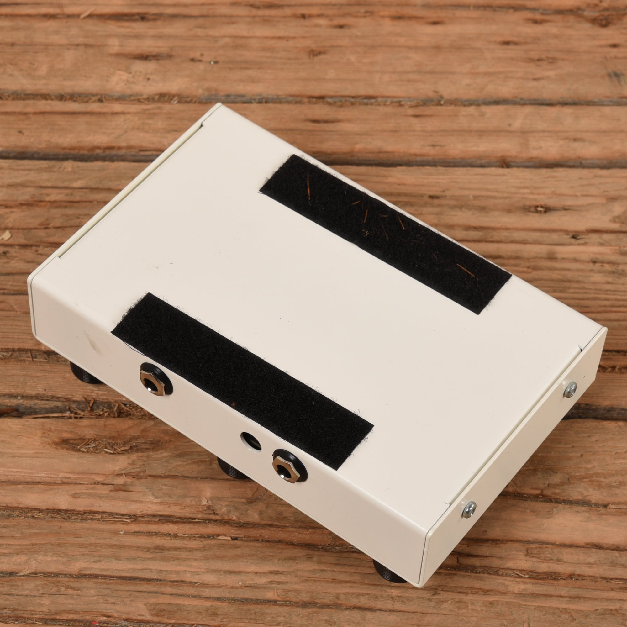 Collision Devices Black Hole Symmetry White Effects and Pedals / Delay
