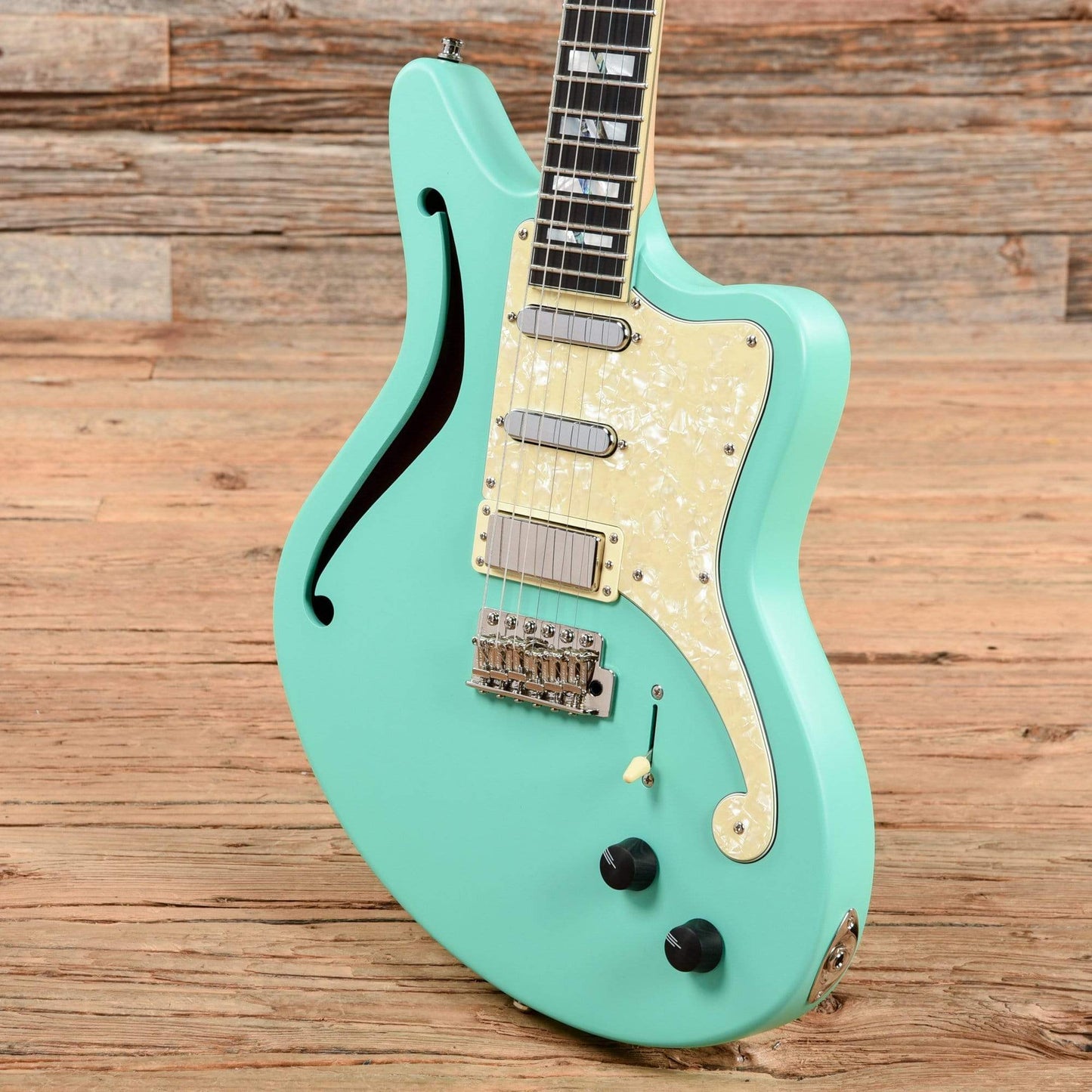 D'Angelico Deluxe Bedford SH with Tremolo Matte Seafoam 2020 Electric Guitars / Semi-Hollow