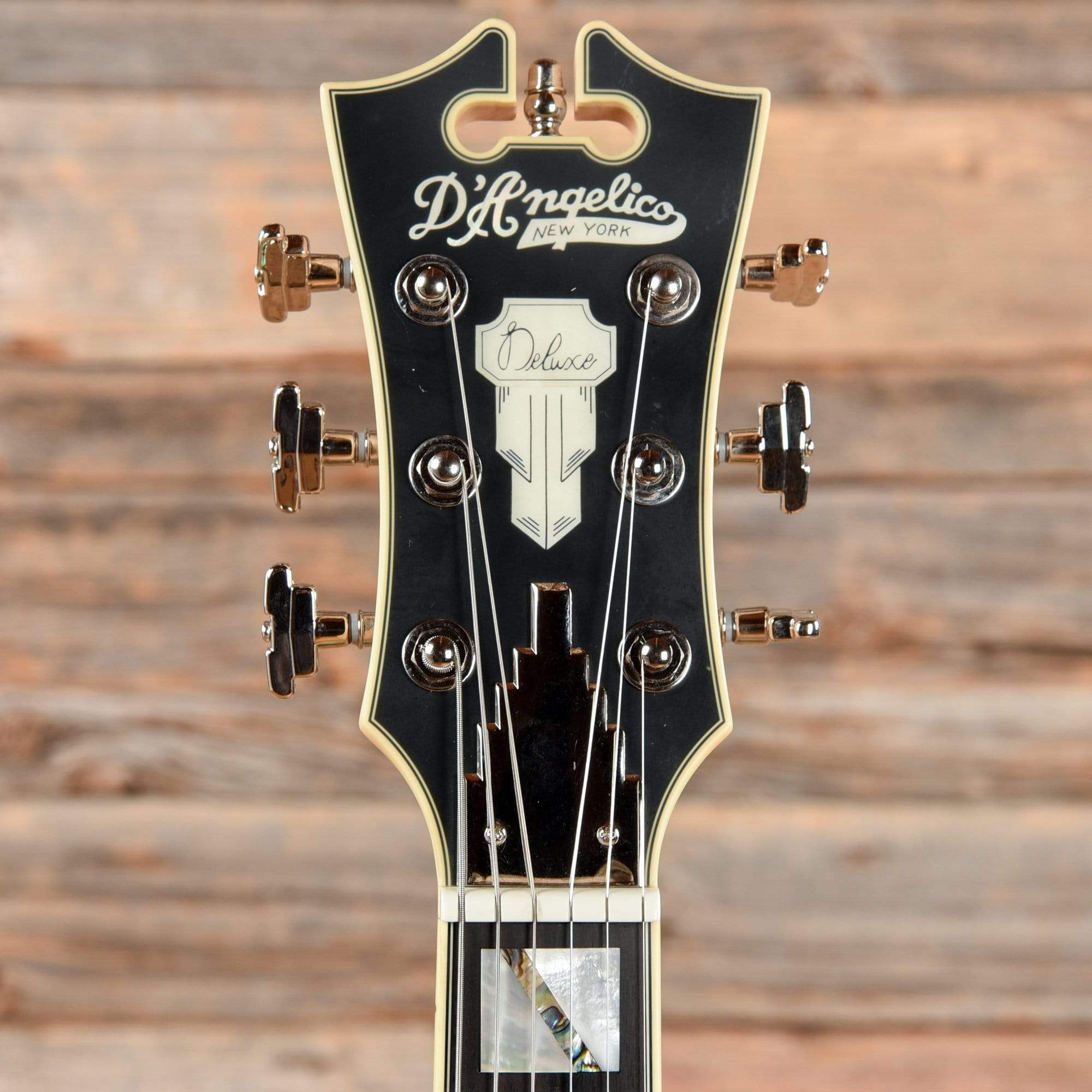 D'Angelico Deluxe Bedford SH with Tremolo Matte Seafoam 2020