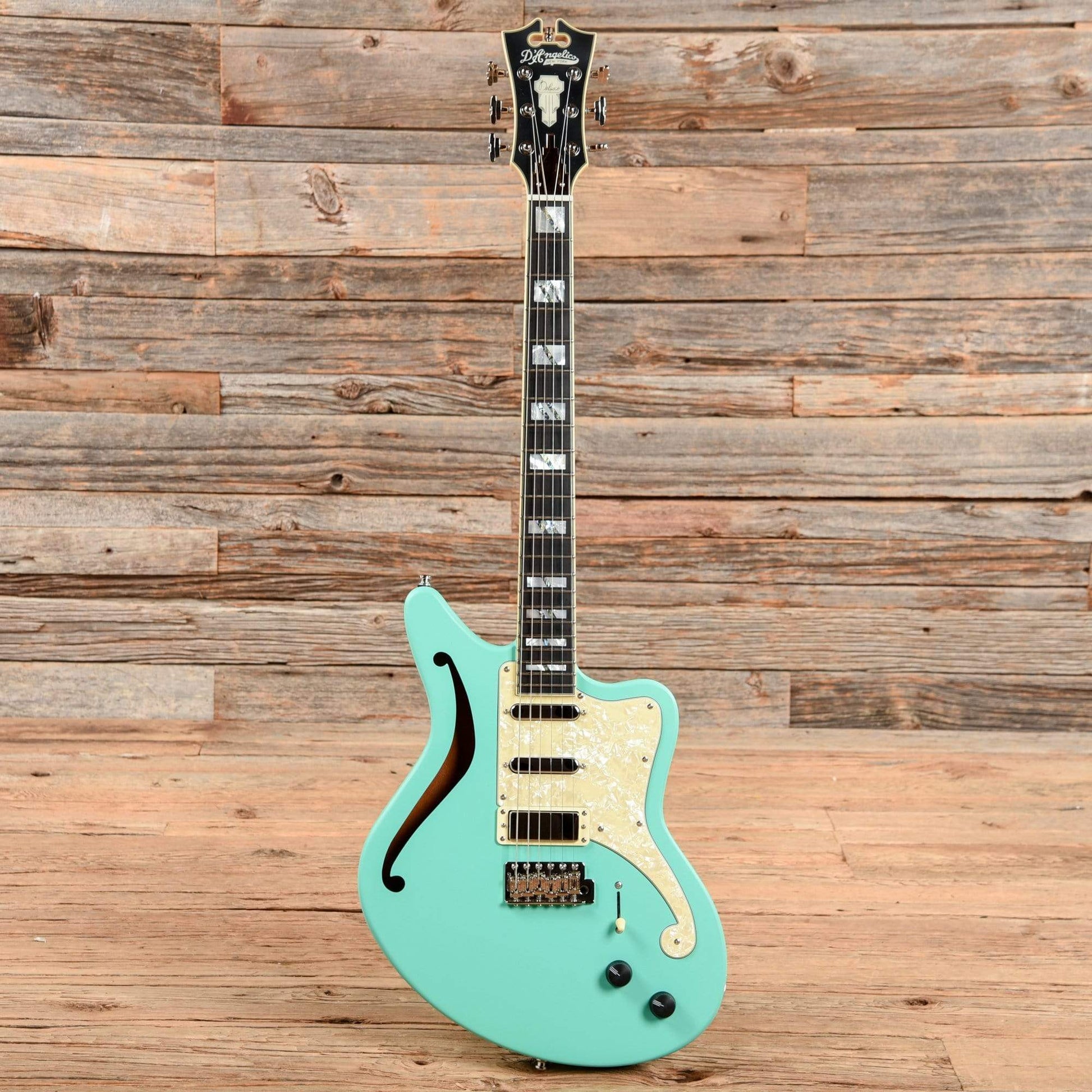 D'Angelico Deluxe Bedford SH with Tremolo Matte Seafoam 2020 Electric Guitars / Semi-Hollow