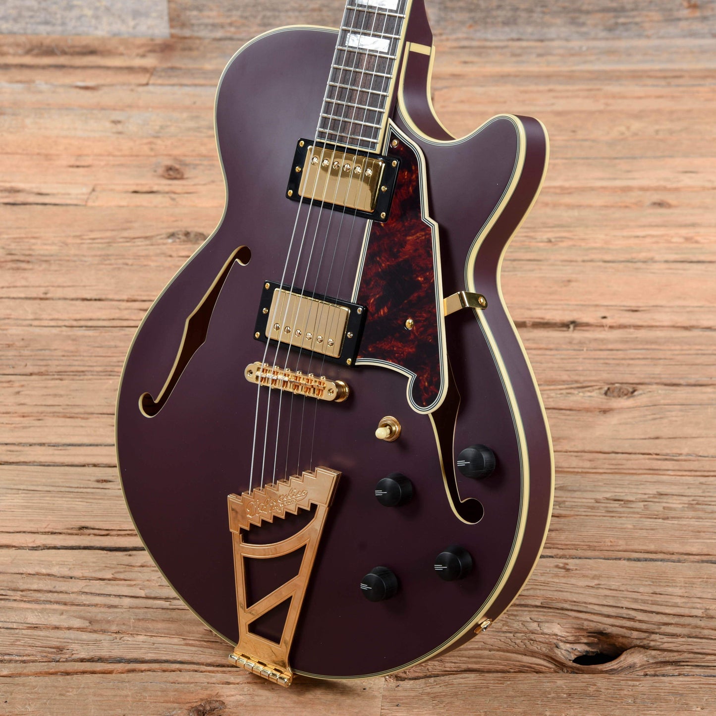 D'Angelico Deluxe SSTP Semi-Hollow Single Cutaway Matte Plum 2017 Electric Guitars / Semi-Hollow