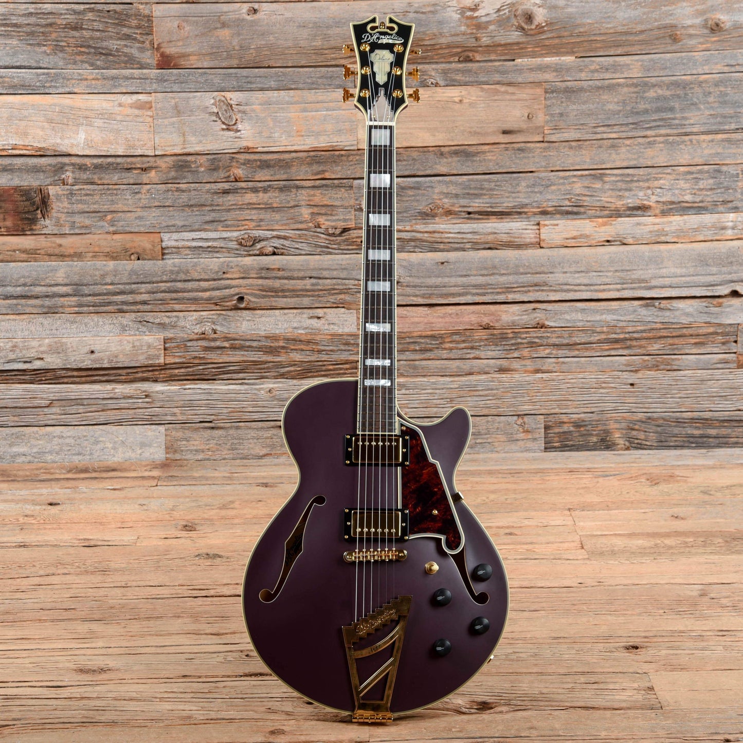 D'Angelico Deluxe SSTP Semi-Hollow Single Cutaway Matte Plum 2017 Electric Guitars / Semi-Hollow