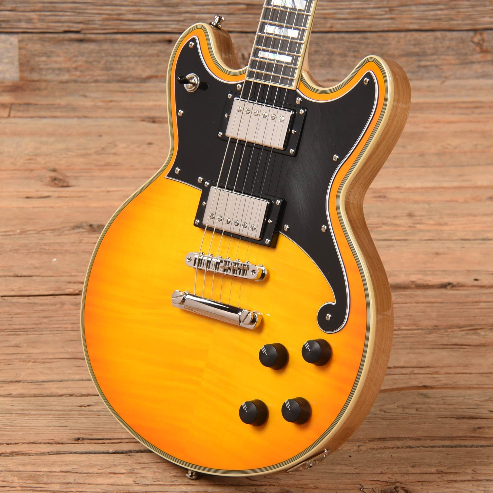 D'Angelico Dluxe Brighton Electric Guitars / Solid Body