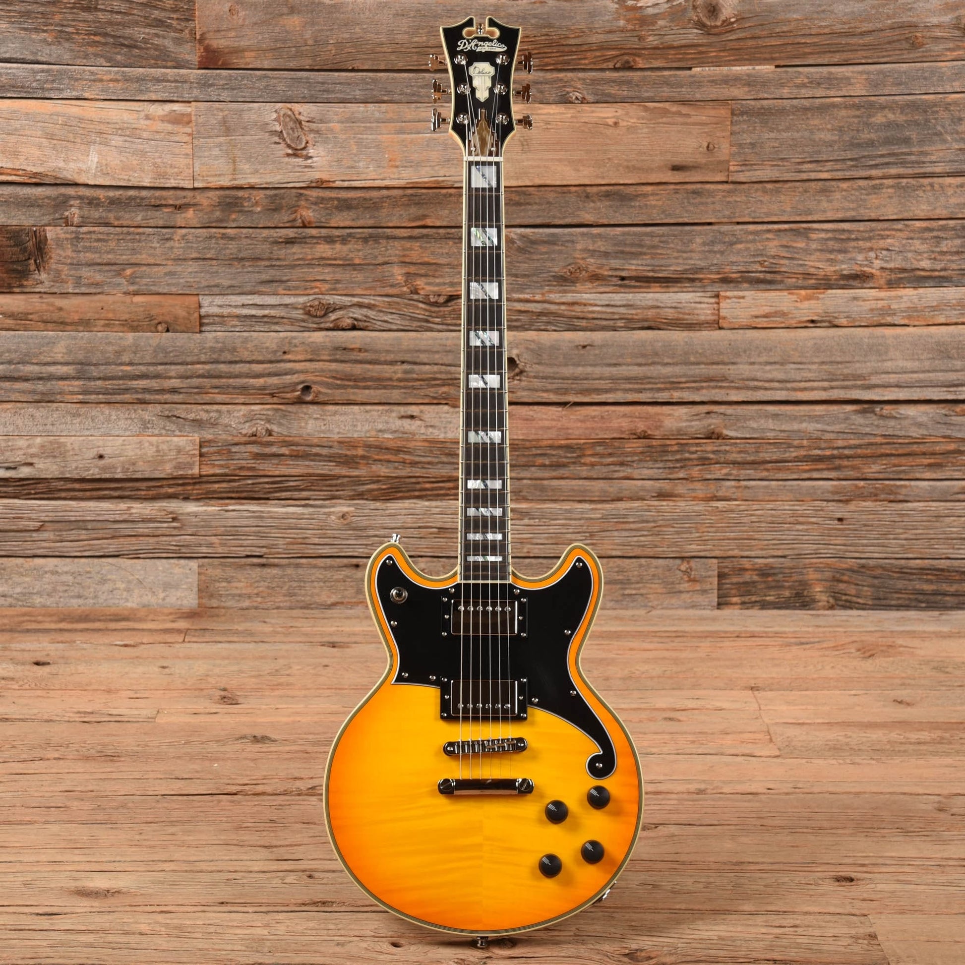 D'Angelico Dluxe Brighton Electric Guitars / Solid Body