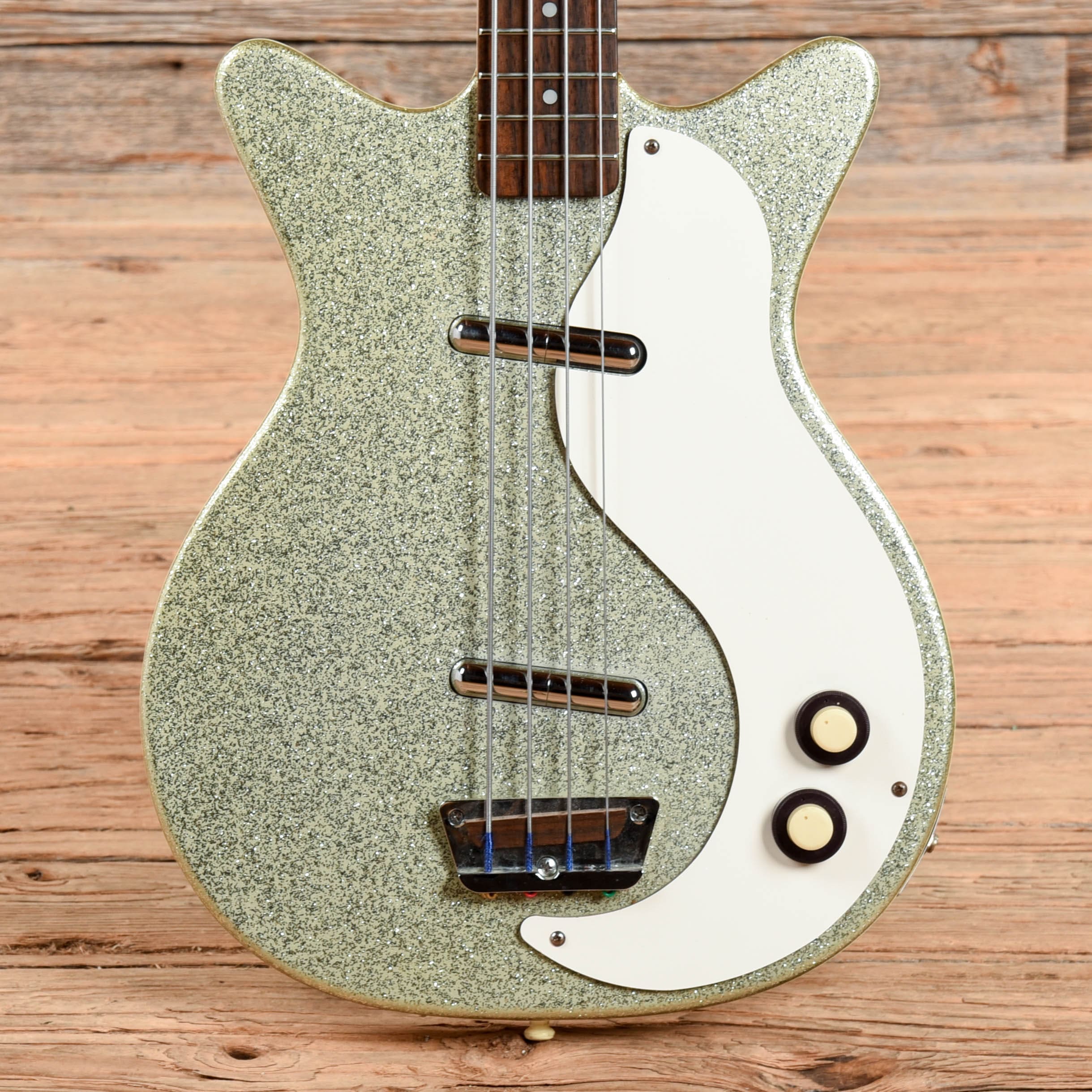 Danelectro Collection Danelectro DC Bass Silver Sparkle 2003 – Chicago Music Exchange