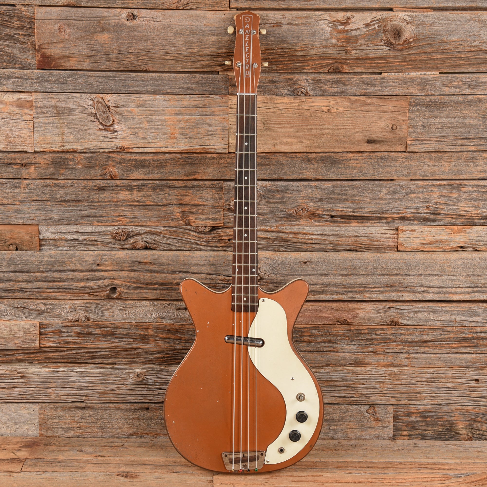 Danelectro Short Horn Bass Copper 1964 Bass Guitars / 4-String