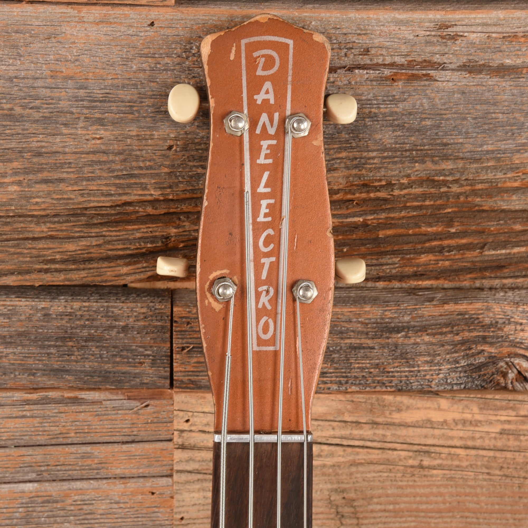 Danelectro Short Horn Bass Copper 1964 Bass Guitars / 4-String