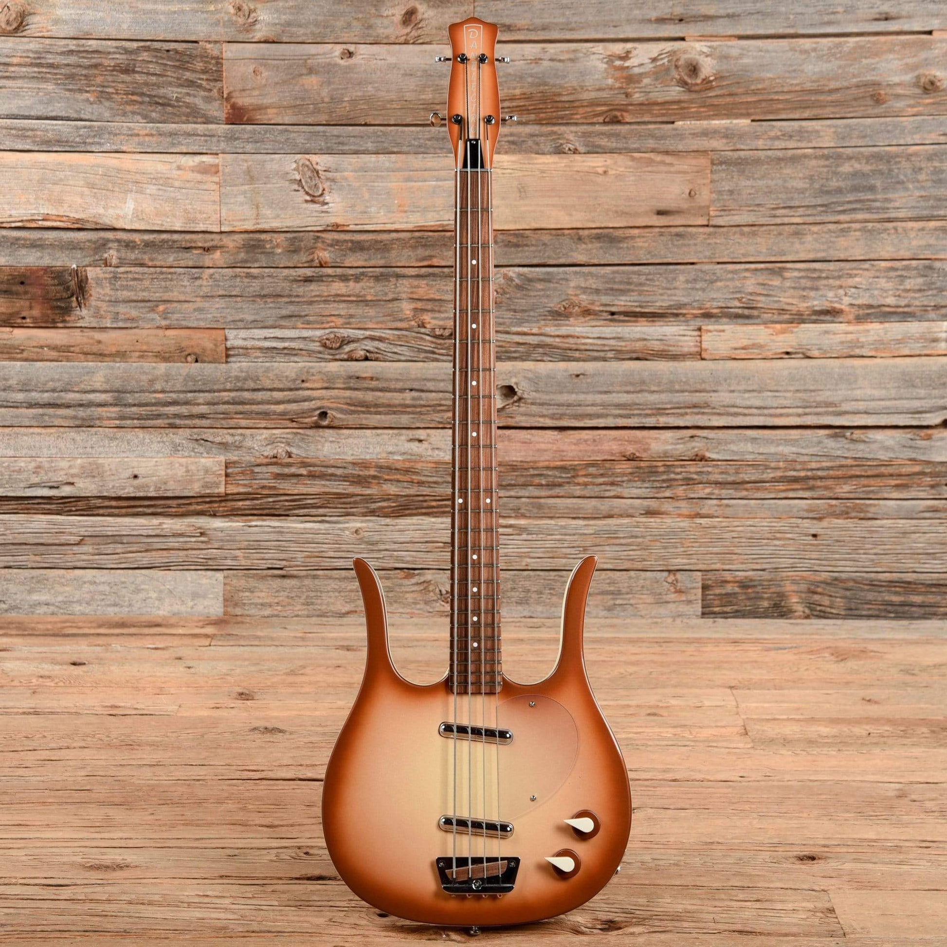Danelectro Longhorn Bass Copper Burst Bass Guitars / Short Scale