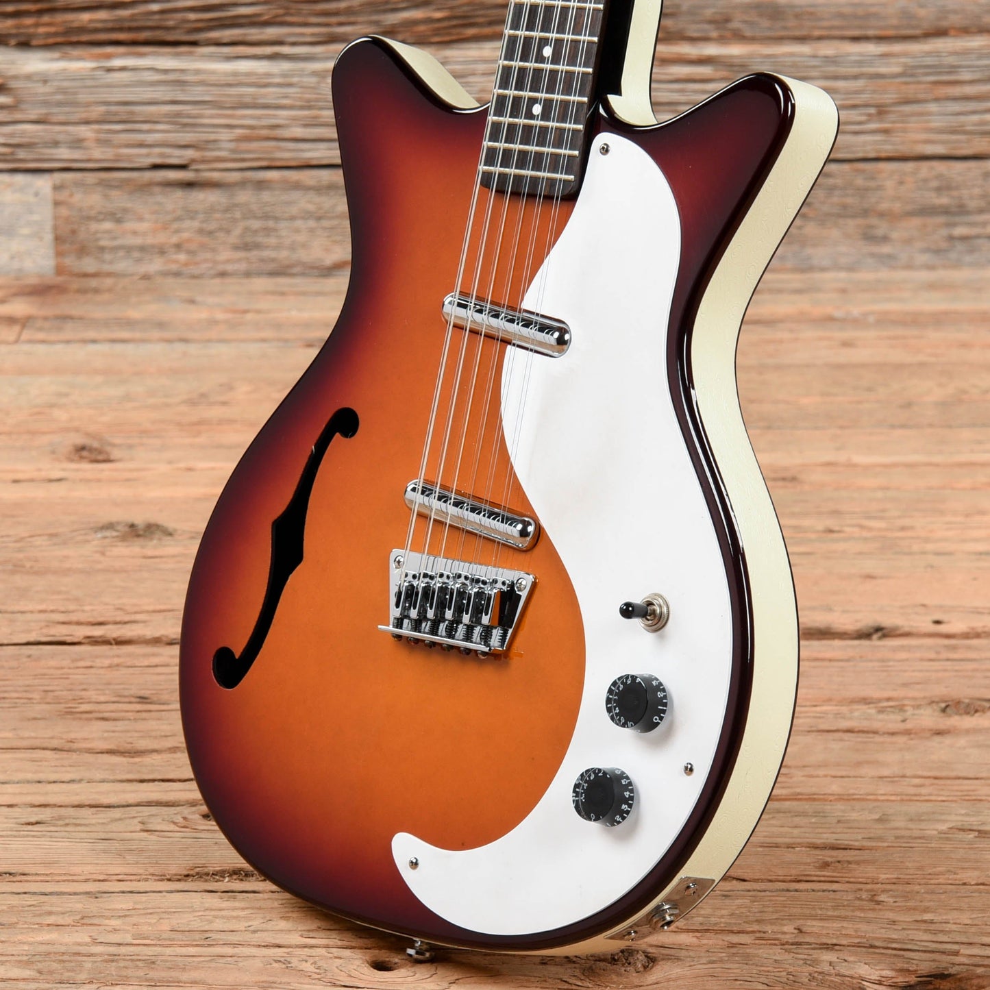 Danelectro 59M 12-String Sunburst Electric Guitars / Semi-Hollow
