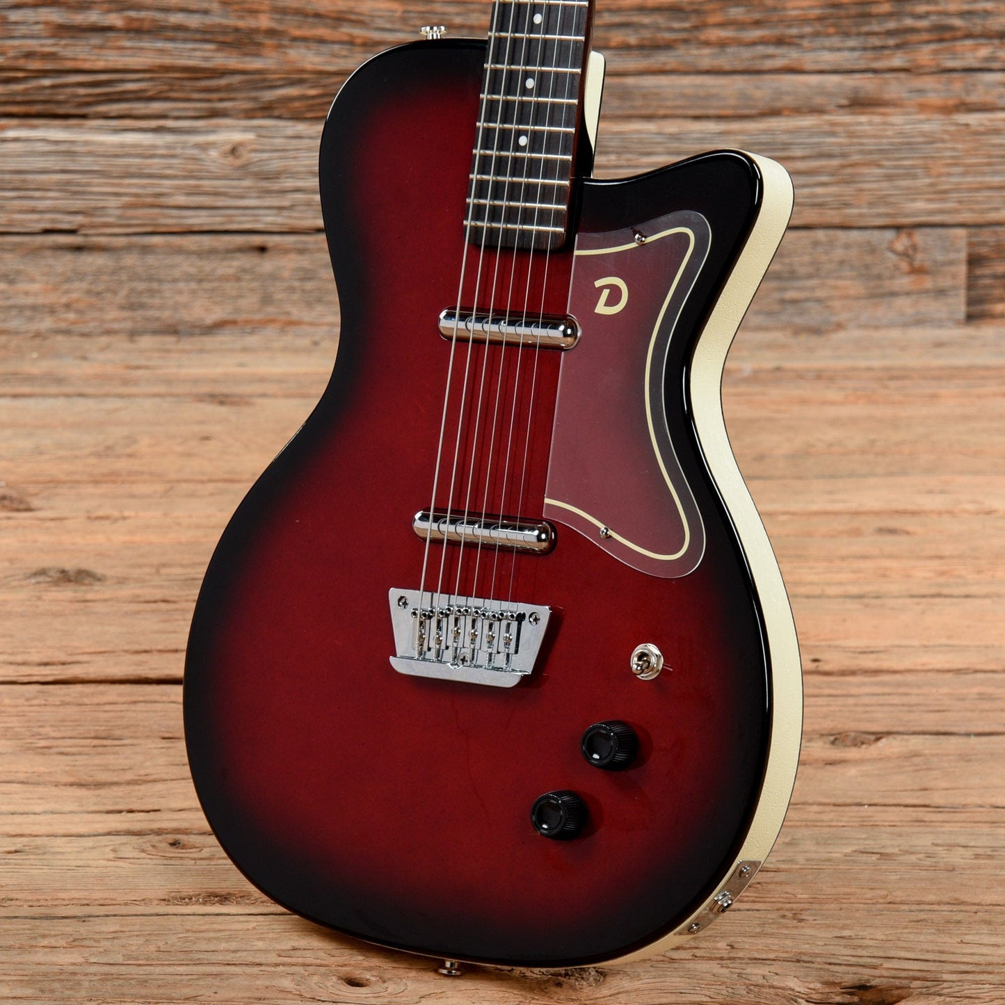 Danelectro '56 Baritone Red Burst Electric Guitars / Solid Body