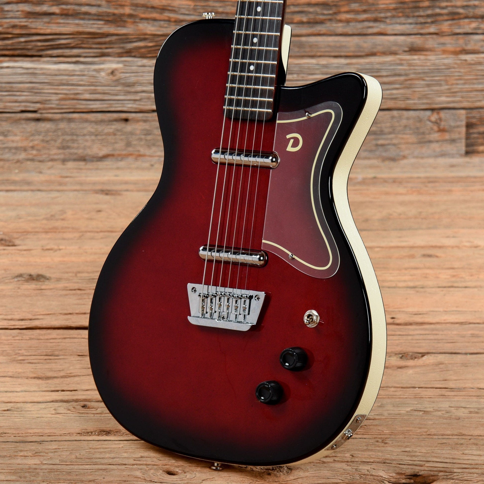 Danelectro '56 Baritone Red Burst Electric Guitars / Solid Body