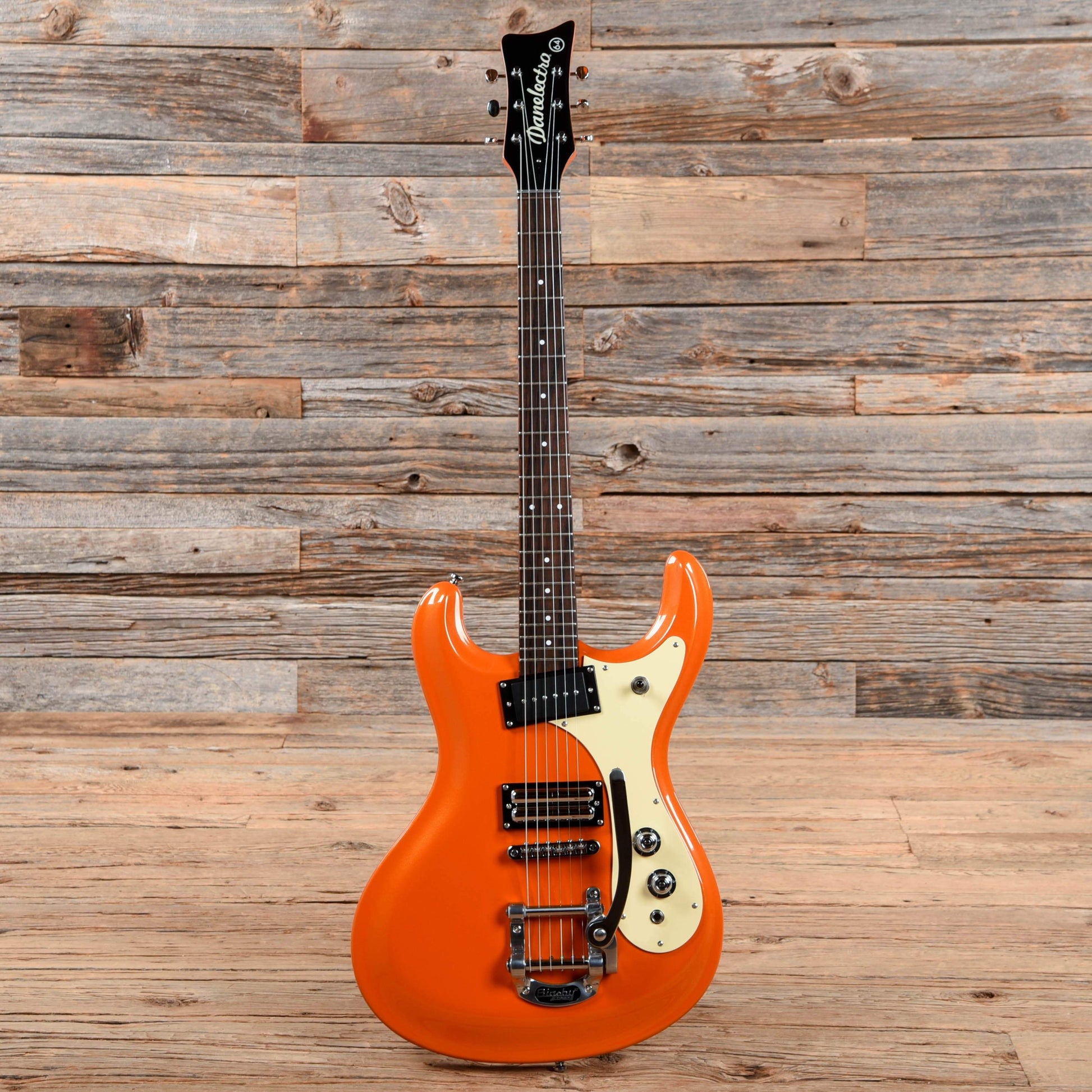 Danelectro The 64 w/ Bigsby Orange Metallic 2020 Electric Guitars / Solid Body