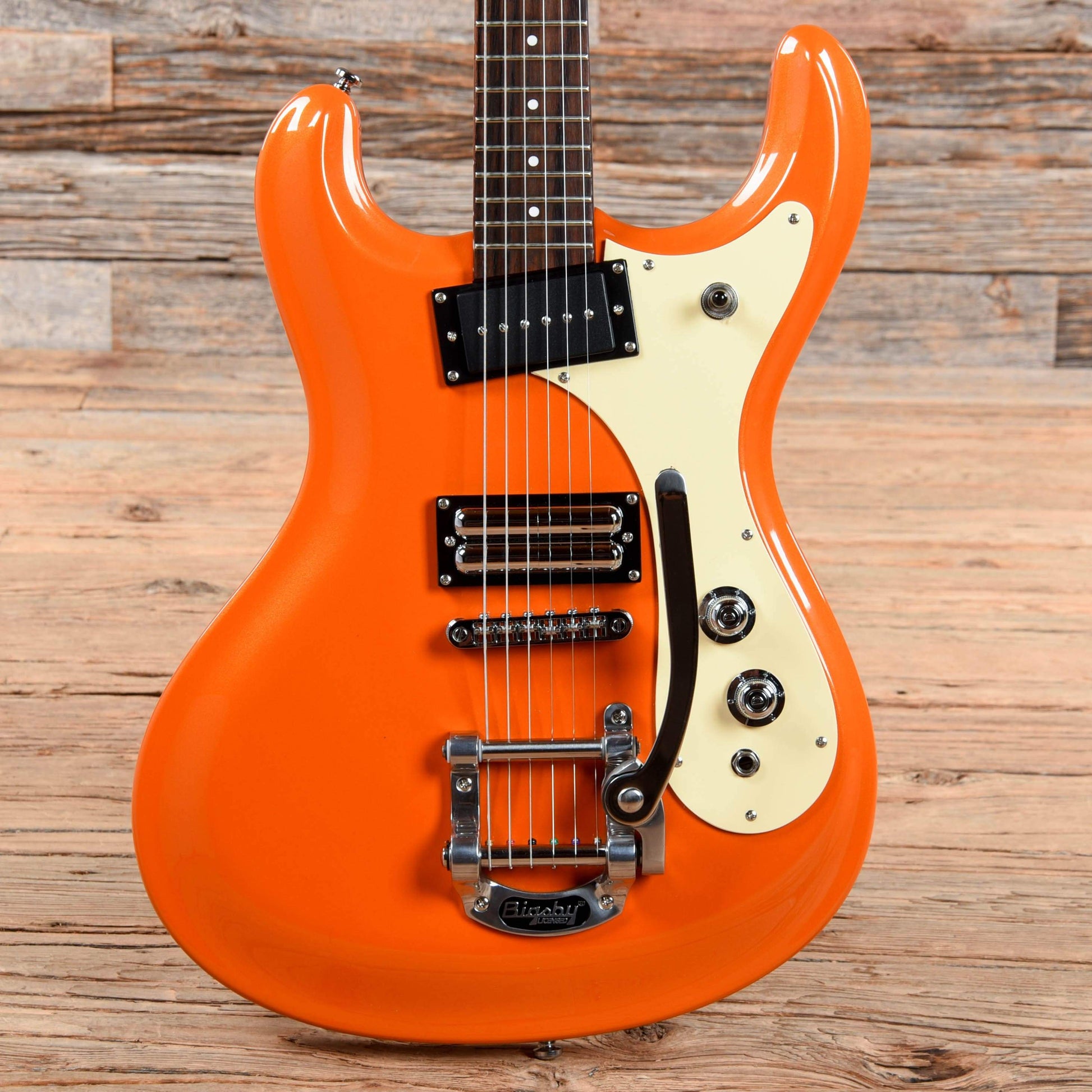 Danelectro The 64 w/ Bigsby Orange Metallic 2020 Electric Guitars / Solid Body