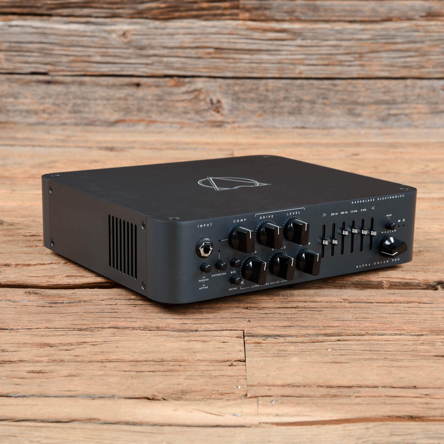 Darkglass Alpha Omega 900 Head Amps / Bass Heads