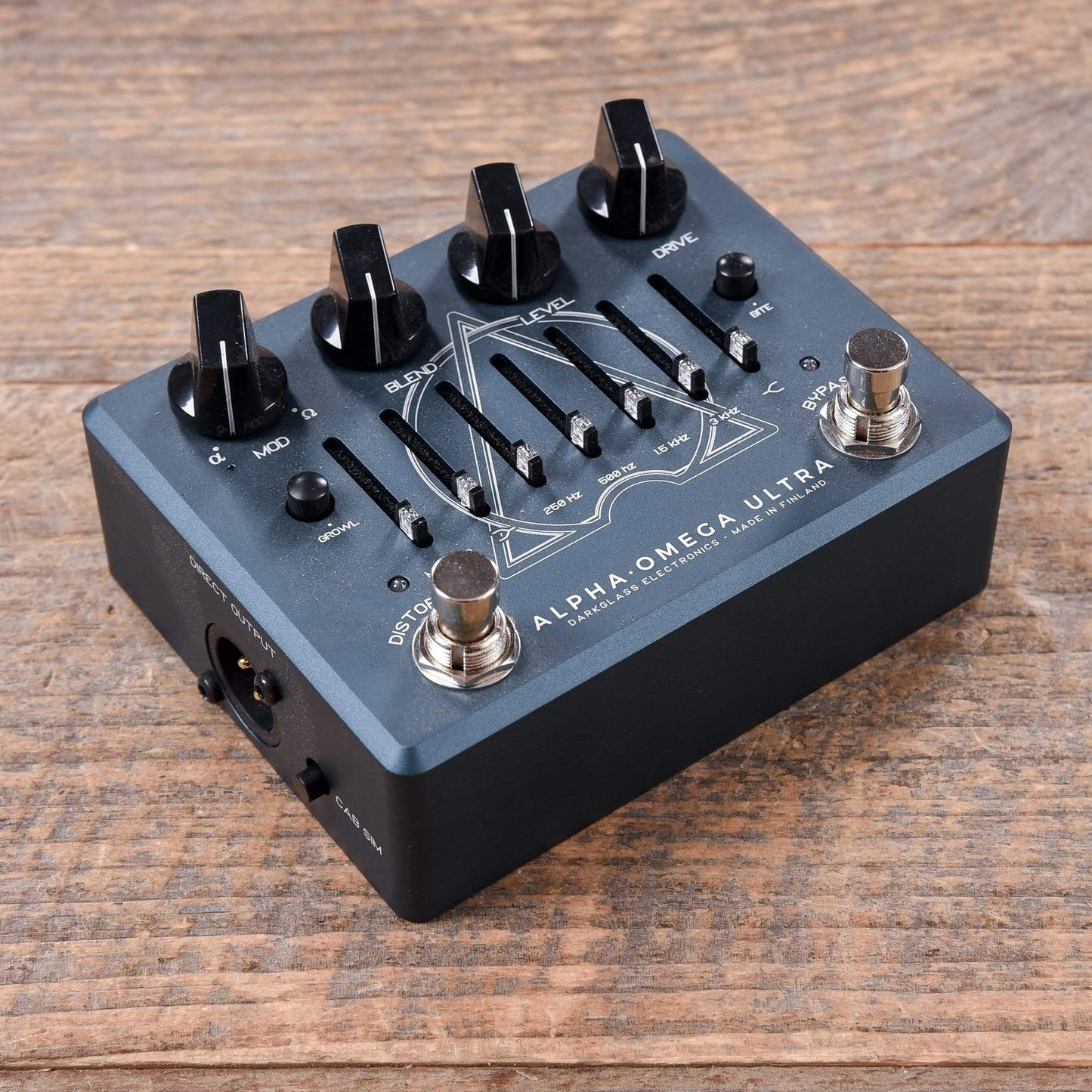 Darkglass Alpha Omega Ultra V2 w/ Aux Input Effects and Pedals / Bass Pedals