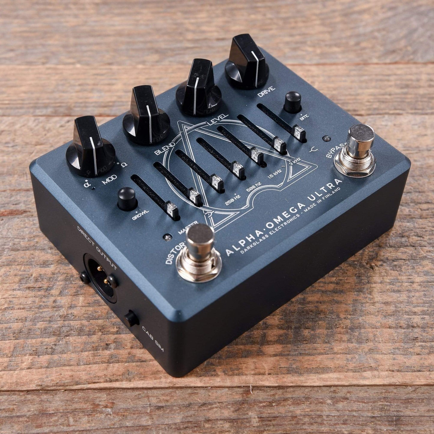Darkglass Alpha Omega Ultra V2 w/ Aux Input Effects and Pedals / Bass Pedals